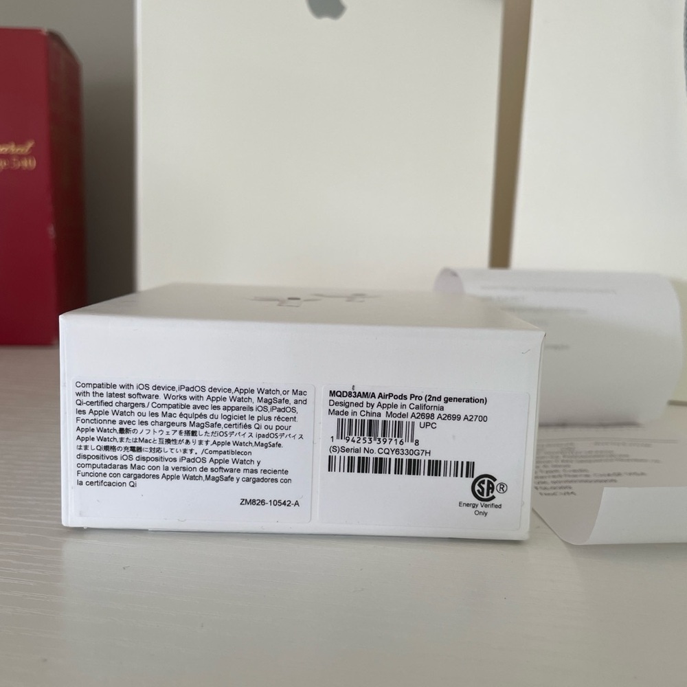 Apple AirPods Pro with White Finish - Picture 3 of 3
